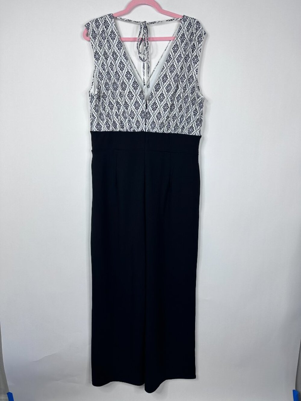 NWT White House Black Market Sleeveless VNeck Jumpsuit Kelly Diamond Ecru #A1991 - Picture 3 of 7